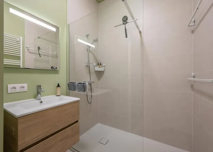 Modern With Private Terrace And Parking *