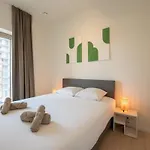 Апартаменты Modern With Private Terrace And Parking *