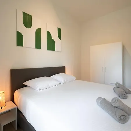 Апартаменты Modern With Private Terrace And Parking *