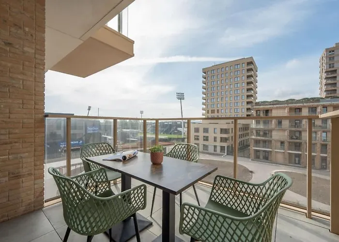 Modern With Private Terrace And Parking Daire Oostende